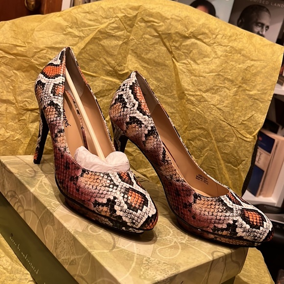 shoes - Picture 4 of 8